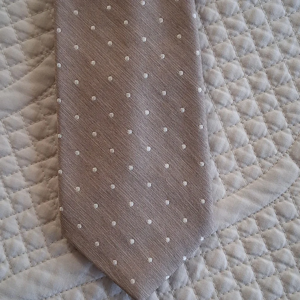 Pride of England Tan Dotted Tie